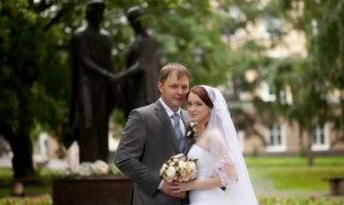 Омские пары, верящие в любовь и верность, празднуют свадьбы в День Петра и Февронии