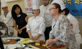 Прима ГТРК «Иртыш» показала класс в корейской кухне 