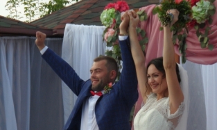 Женитьба в 300-летие – новый тренд молодых омских политиков