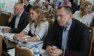 В чем провожали мэра: Матвеенко красивыми ногами, Касьянова новой прической