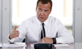 Премьер Дмитрий Медведев обновил коллекцию наручных часов