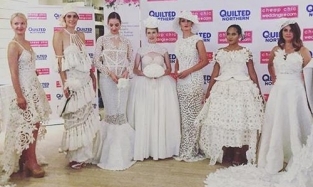 В Нью-Йорке прошел показ свадебных платьев из туалетной бумаги