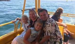 Бывший заместитель омского губернатора Синюгин с супругой отдыхают в «Уголке Мира»