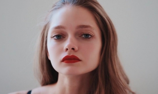 Омская модель Катя Феофанова пошла на риск ради эффектного фото