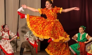 Танцоры из омского ансамбля показали «Русскую зиму» президенту Вьетнама