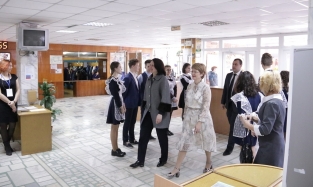Директор депобразования Елецкая приоделась для учителей