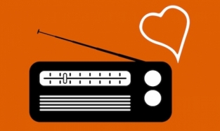 Как отмечают Всемирный день радио омские ведущие?