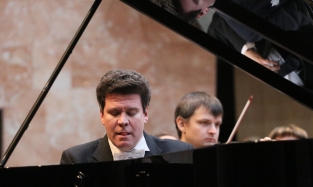 Знаменитый Денис Мацуев рекомендует: походы на концерты классической музыки помогают от кризиса  