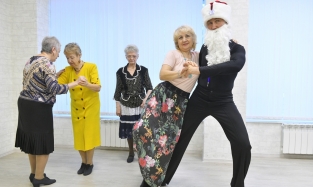 Я танцую не только в душе: В Омске борются с болезнью Паркинсона с помощью танцев 