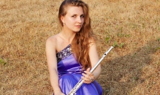 Музыканты Омской филармонии будут "блестеть" с заезжей флейтисткой
