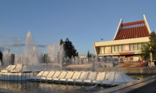 Омские фонтаны планируют запускать и осенью