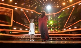 Юлия Началова привела дочку на съемки шоу «Один в один» 