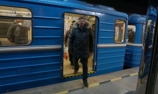 Тяжела шапка: принципиальному омичу ищут головной убор в Московском метрополитене