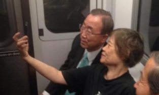 Генсек ООН и его «самострел» с незнакомкой в метро