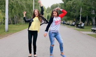 «Шаг вперед» по-омски: случайные прохожие исполнили зажигательные танцы на улице