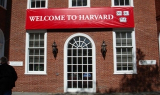 В Гарварде официально запретили секс между преподавателями и студентами бакалавриата