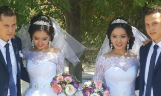 Братья-близнецы из Актау женились на сестренках-близняшках из Уральска