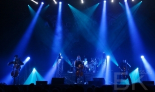 Финская рок-группа Apocalyptica невольно показала, насколько омичи уважают российский гимн