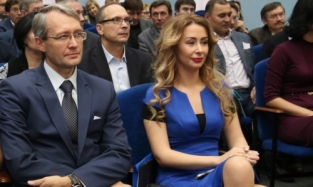 Конкурентка Шадрина на пост главы Союза предпринимателей Вахрушева явилась в образе «правильной девочки»