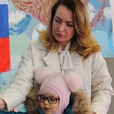 Избирательный look: омские дамы от власти проголосовали «за»