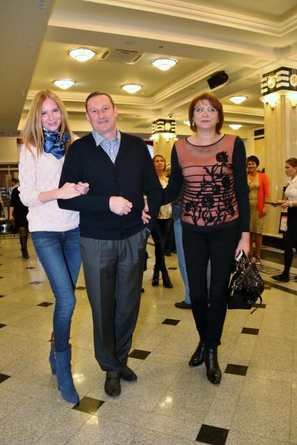 Фетиш атласты көрпе