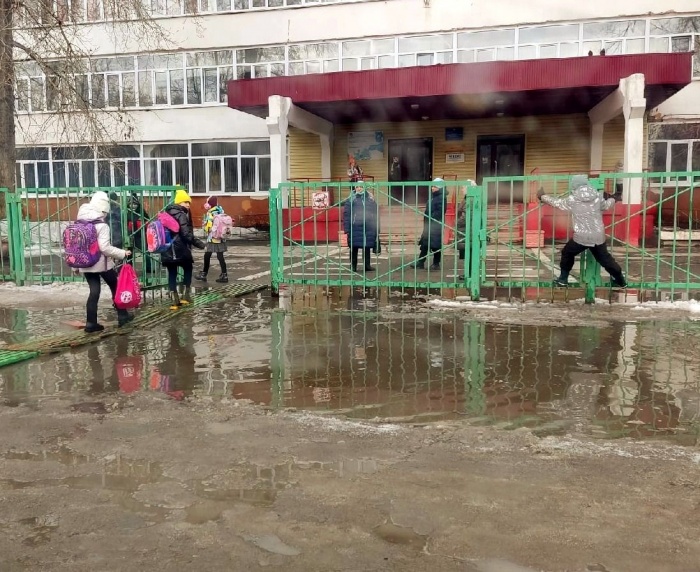 Новая школа на космическом проспекте омск. Школа 134 Омск. Школа на космическом проспекте Омск. Левый берег школы Омск.