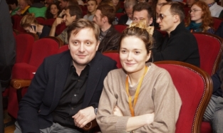 Надежда Михалкова прилетела в Омск на премьеру своего фильма