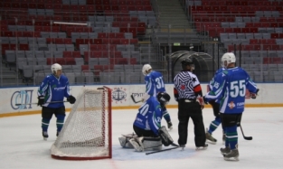 Сутягинский сыграет с Путиным в хоккей