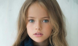 Мать 10-летней модели Кристины Пименовой опубликовала в сети фото дочери в нижнем белье