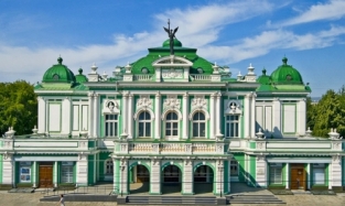 Паблик облправительства: «В 1905 году в омском драмтеатре состоялась премьера комедии Гоголя «Ревизор»