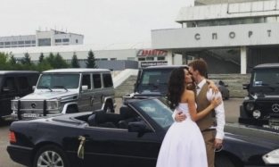 По центру Омска прошёл свадебный VIP-кортеж из семи «Гелендвагенов»