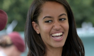 18-летняя дочь Обамы тверкала, «как пчёлка», на концерте в Чикаго