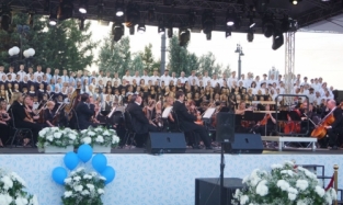 Большое симфоническое свидание: сотни омичей посмотрели на закат в сопровождении оркестра