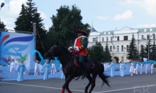 На 300-летии Омска глава казачьего конного центра Шалаев стал Петром I 