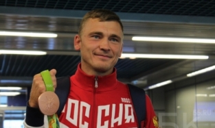 Бронзовый призер Олимпиады Роман Аношкин успел вернуться в Омск до своего дня рождения