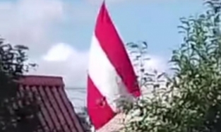 Глава Нововаршавского района Сергей Харченко рассказал, почему над его домом развевается флаг Австрии
