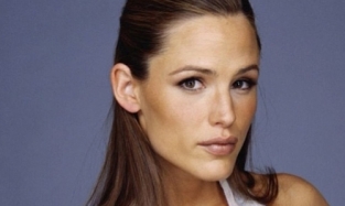 Дженнифер Гарнер шокировала общественность, заявив, что встречается с мужем Анджелины Джоли