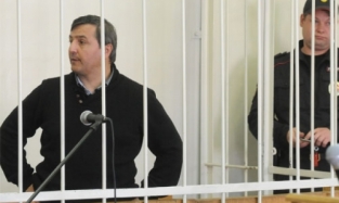 Охрана Облсуда не пустила тёщу Гамбурга на «знаковое» заседание с его участием