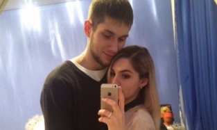 «Омский ястреб» Вячеслав Крашенинин провел романтический вечер с любимой