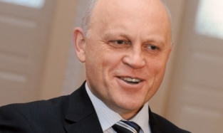 Свой день рождения губернатор Виктор Назаров «отметит» по дороге в Иран