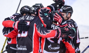 В омском «Авангарде» нашли сразу трех долларовых миллионеров