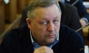 Омский депутат Путинцев отпраздновал выпускной дочери в Германии