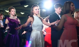 ТОП бальных платьев омских студенток – 2017