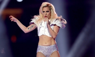 Леди Гага отреагрировала на критику в адрес своей фигуры