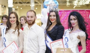Мария Долгополова и Дарья Тараненко победили на омском этапе конкурса «Мисс Офис - 2017»