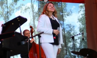 Джазовая звезда Армине Саркисян показала омичам эталон вкуса