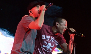Фанаты и коллеги скорбят о смерти солиста Linkin Park Честера Беннингтона