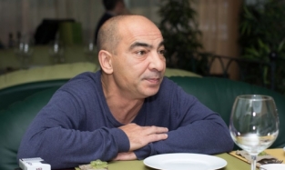 «Если Ельцин говорил, что наступило время «ланча», ему сразу приносили бутылку водки и банку икры». 