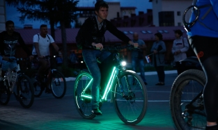 ТОП-5 самых необычных велосипедов на омском ночном велопробеге