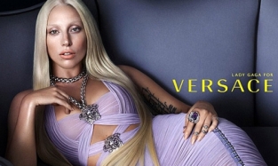 Леди Гага стала лицом Versace